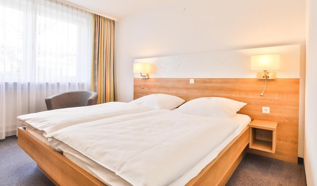 Hotel-Gasthaus "Krone" Boetzingen Екстериор снимка